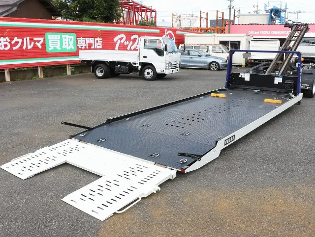 いすゞ エルフ 2RG-NPR88AN(2WD)の写真9