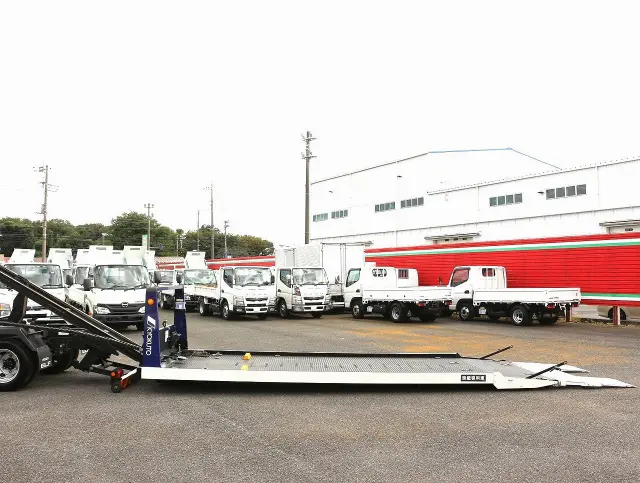 いすゞ エルフ 2RG-NPR88AN(2WD)の写真12