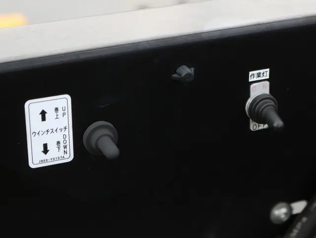 いすゞ エルフ 2RG-NPR88AN(2WD)の写真18