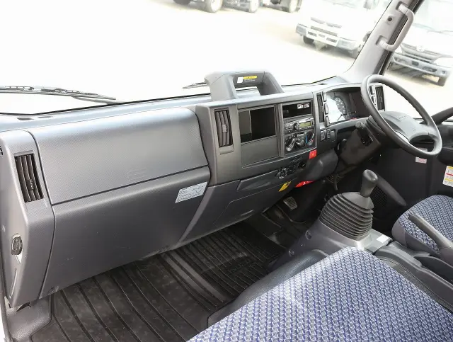 いすゞ エルフ 2RG-NPR88AN(2WD)の写真38