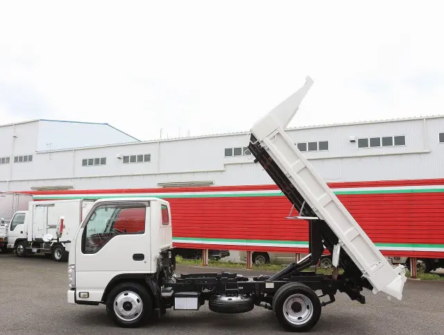 いすゞ エルフ TPG-NJR85AD(2WD)の写真23