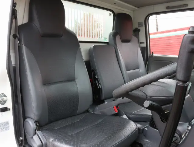 いすゞ エルフ TPG-NJR85AD(2WD)の写真36