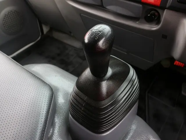 いすゞ エルフ TPG-NJR85AD(2WD)の写真41