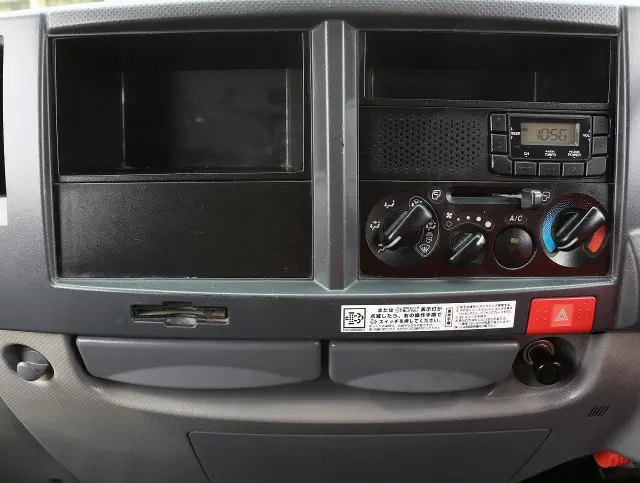 いすゞ エルフ TPG-NJR85AD(2WD)の写真42