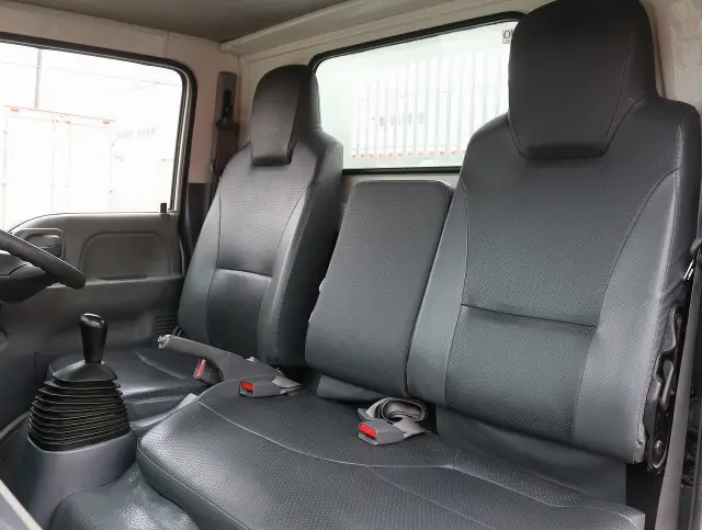 いすゞ エルフ TPG-NJR85AD(2WD)の写真48