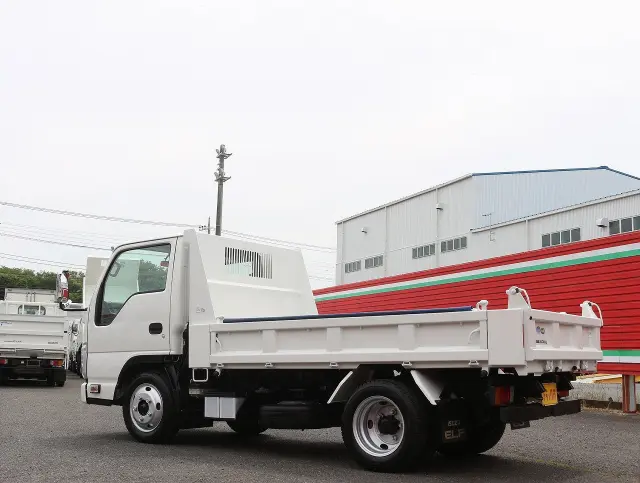 いすゞ エルフ TPG-NJR85AN(2WD)の写真9