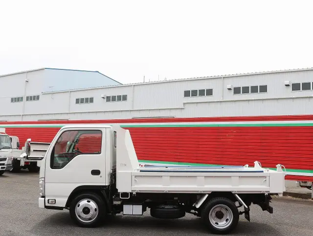 いすゞ エルフ TPG-NJR85AN(2WD)の写真10