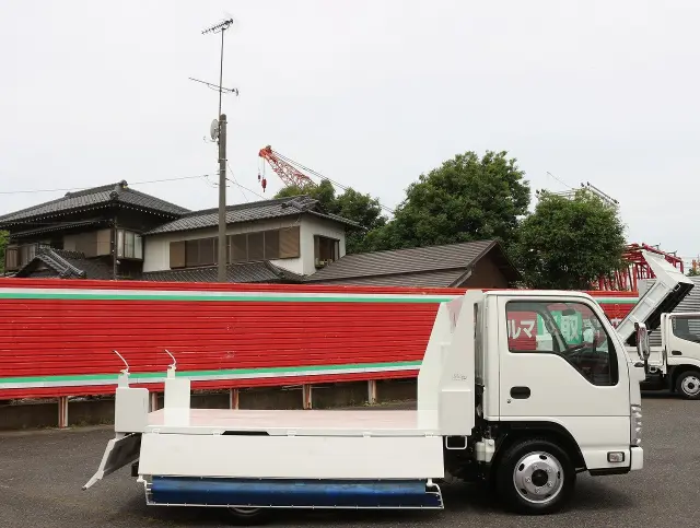 いすゞ エルフ TPG-NJR85AN(2WD)の写真13