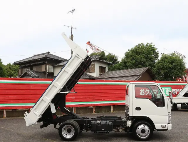 いすゞ エルフ TPG-NJR85AN(2WD)の写真21