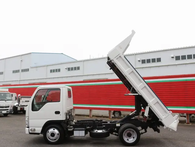 いすゞ エルフ TPG-NJR85AN(2WD)の写真25