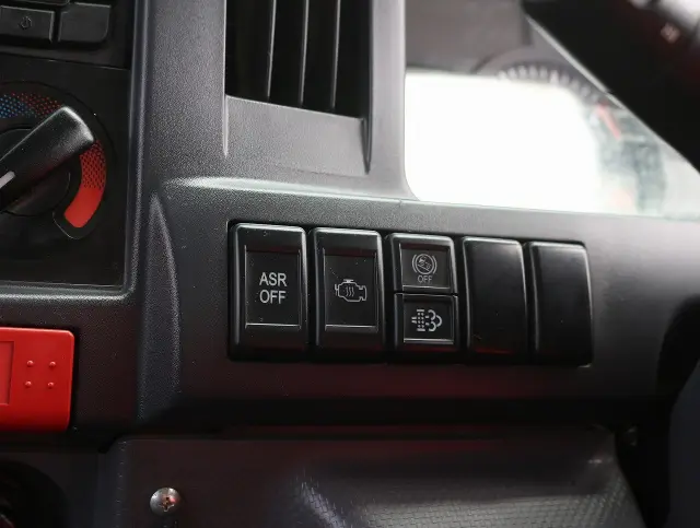 いすゞ エルフ TPG-NJR85AN(2WD)の写真41