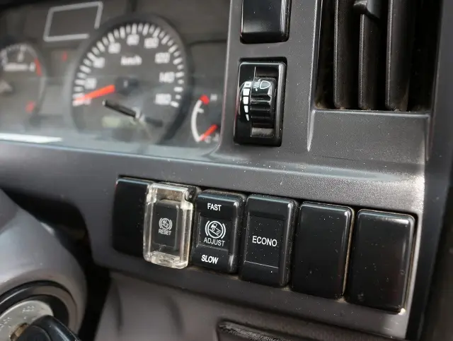 いすゞ エルフ TPG-NJR85AN(2WD)の写真42