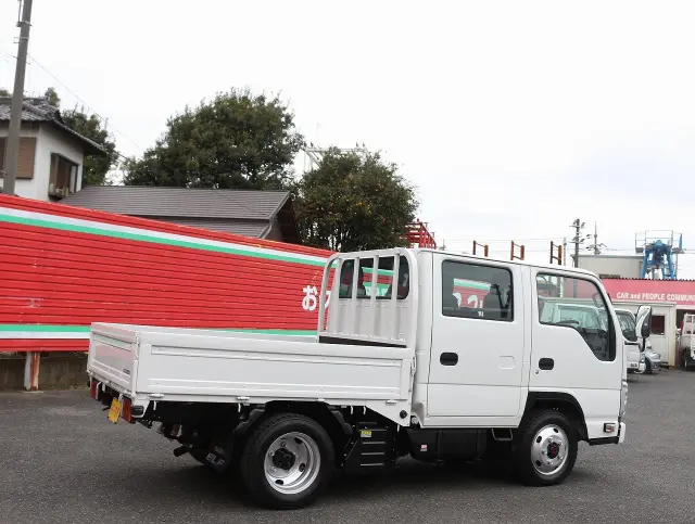 いすゞ エルフ TPG-NJS85A(4WD)の写真5