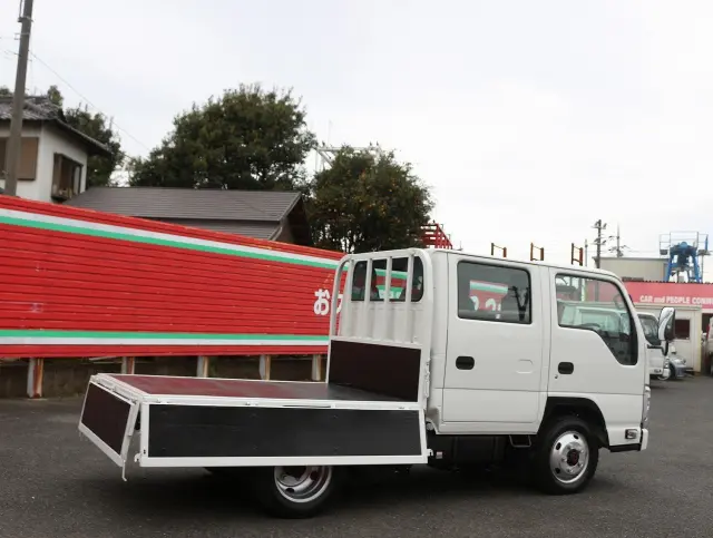 いすゞ エルフ TPG-NJS85A(4WD)の写真14