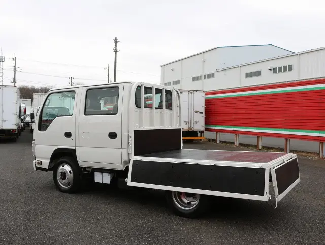 いすゞ エルフ TPG-NJS85A(4WD)の写真17