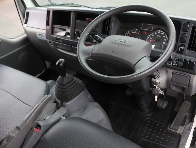 いすゞ エルフ TPG-NJS85A(4WD)の写真26