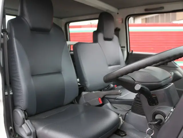 いすゞ エルフ TPG-NJS85A(4WD)の写真28