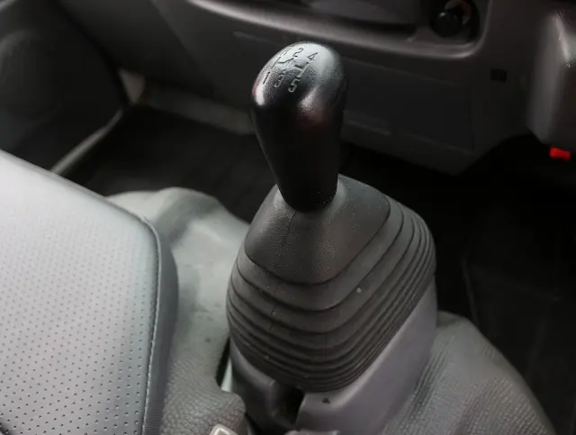 いすゞ エルフ TPG-NJS85A(4WD)の写真33