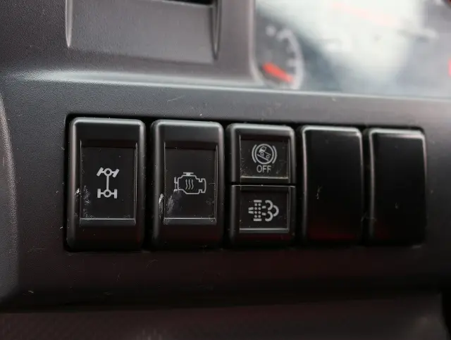 いすゞ エルフ TPG-NJS85A(4WD)の写真37