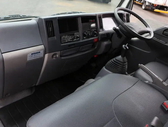 いすゞ エルフ TPG-NJS85A(4WD)の写真40