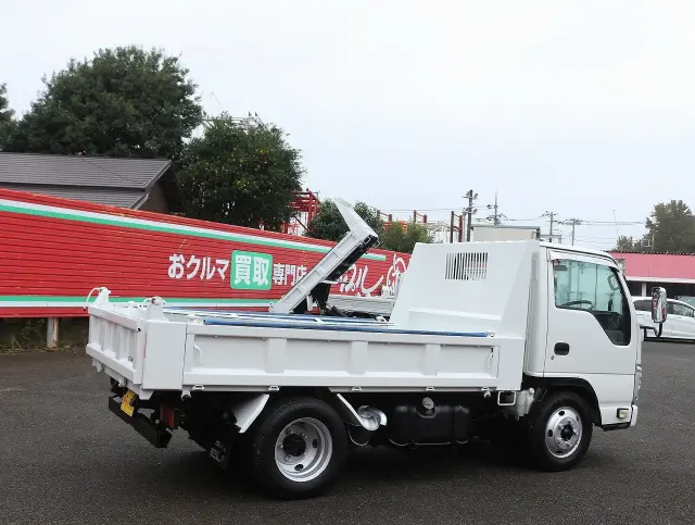 いすゞ エルフ BKG-NKR/8AN(2WD)の写真6
