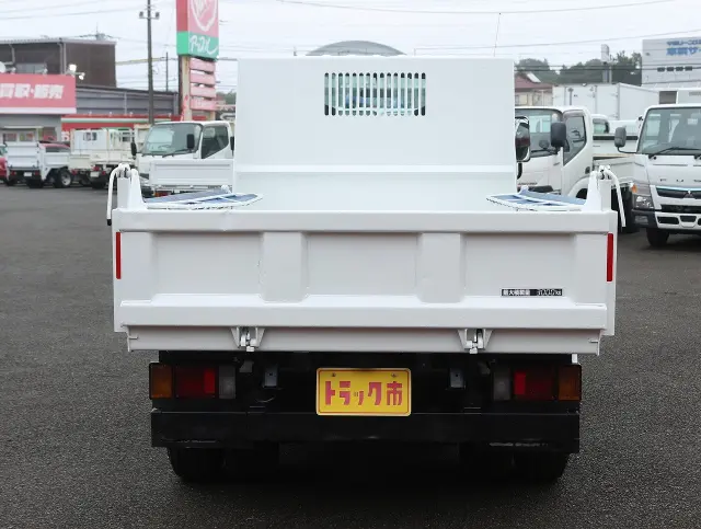 いすゞ エルフ BKG-NKR/8AN(2WD)の写真7