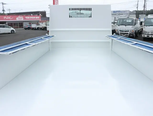 いすゞ エルフ BKG-NKR/8AN(2WD)の写真11