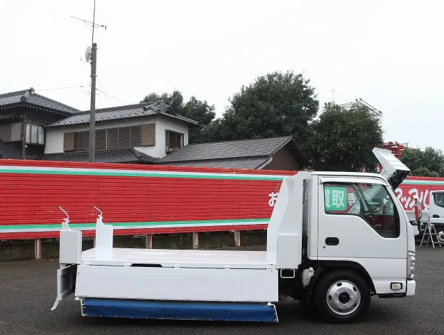 いすゞ エルフ BKG-NKR/8AN(2WD)の写真13