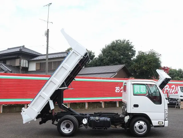 いすゞ エルフ BKG-NKR/8AN(2WD)の写真21
