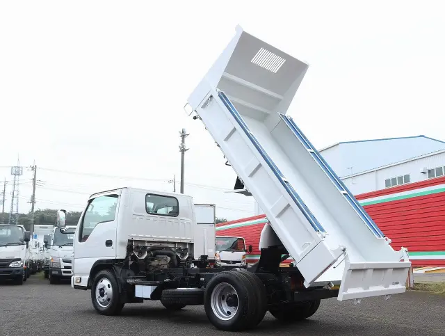 いすゞ エルフ BKG-NKR/8AN(2WD)の写真24