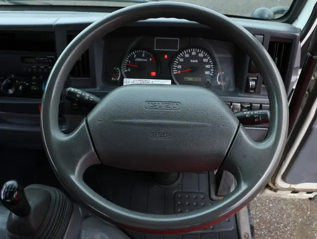 いすゞ エルフ BKG-NKR/8AN(2WD)の写真38