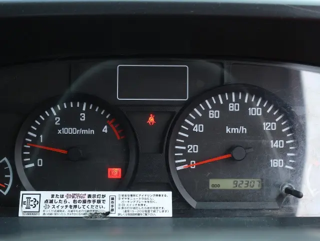 いすゞ エルフ BKG-NKR/8AN(2WD)の写真39