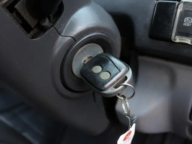 いすゞ エルフ BKG-NKR/8AN(2WD)の写真45