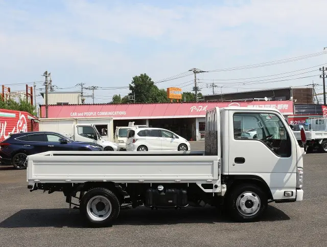 いすゞ エルフ TPG-NJR85A(2WD)の写真4
