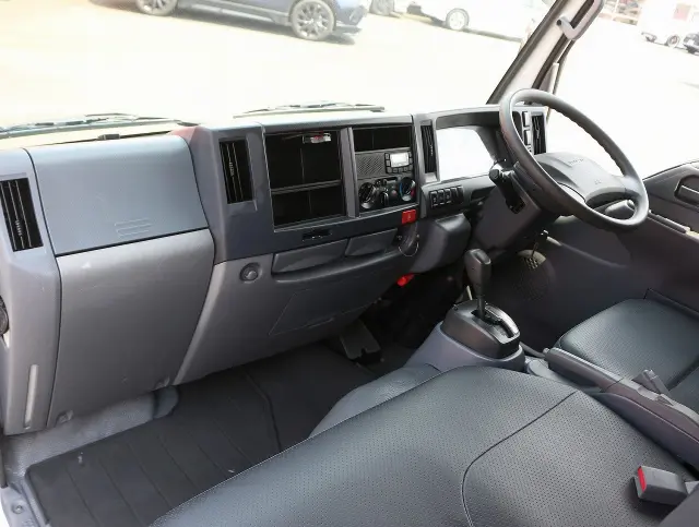 いすゞ エルフ TPG-NJR85A(2WD)の写真33