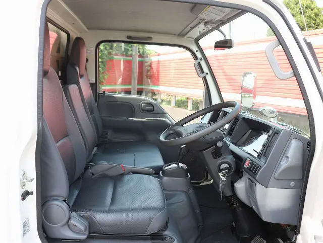 いすゞ エルフ TPG-NJR85A(2WD)の写真34