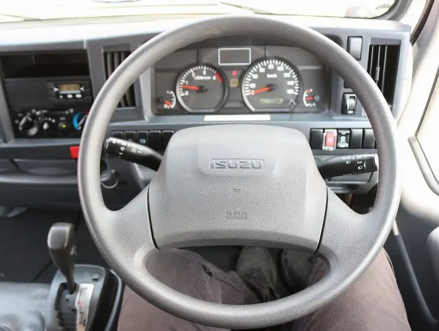 いすゞ エルフ TPG-NJR85A(2WD)の写真47