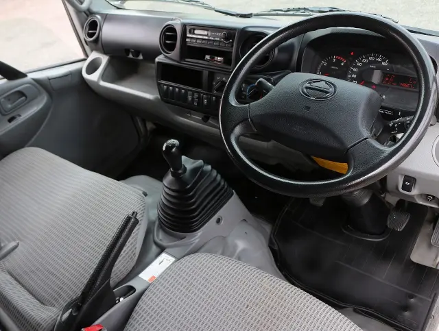 日野 デュトロ TKG-XZU605M(2WD)の写真33