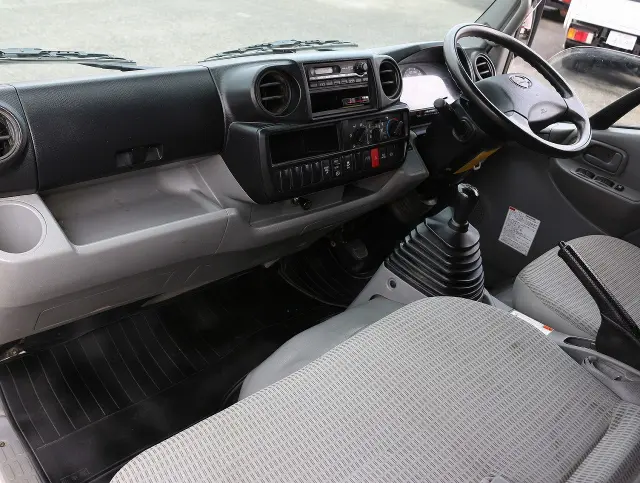 日野 デュトロ TKG-XZU605M(2WD)の写真45