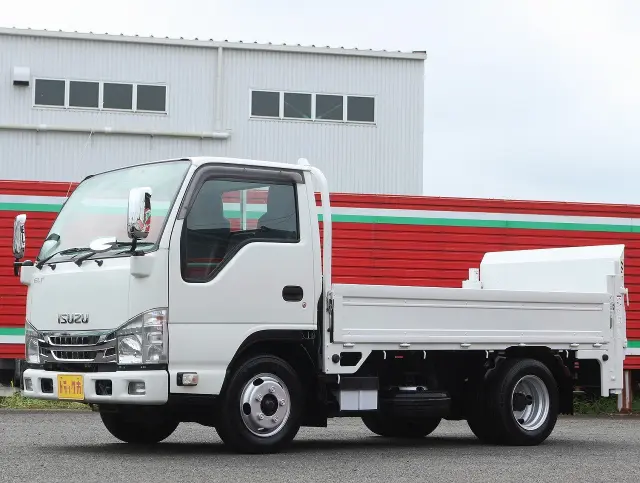 フロント|いすゞ エルフ 2RG-NJR85A(2WD)の写真1