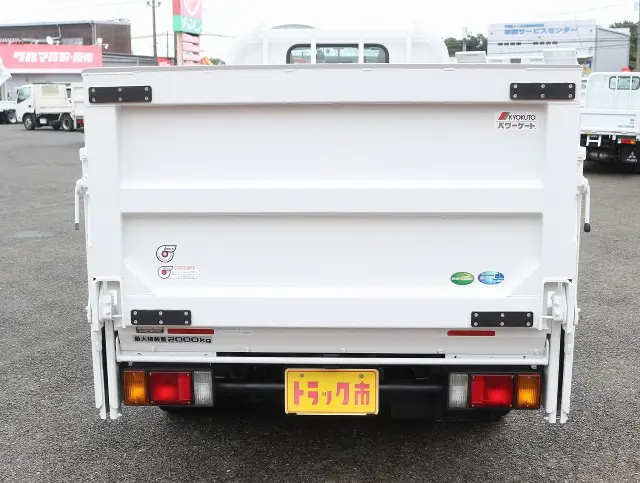 いすゞ エルフ 2RG-NJR85A(2WD)の写真23