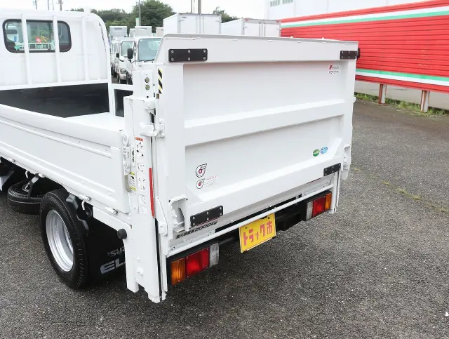 いすゞ エルフ 2RG-NJR85A(2WD)の写真29