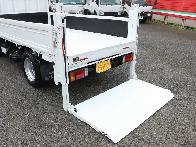 いすゞ エルフ 2RG-NJR85A(2WD)の写真31