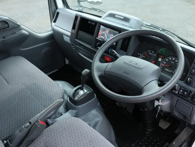 いすゞ エルフ 2RG-NJR85A(2WD)の写真33
