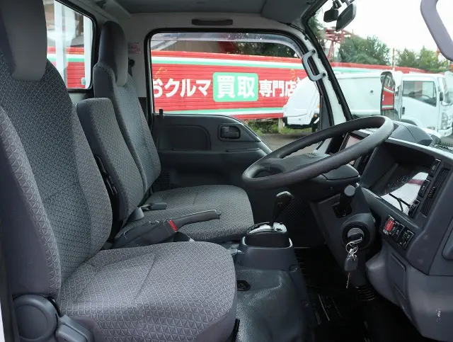 いすゞ エルフ 2RG-NJR85A(2WD)の写真34