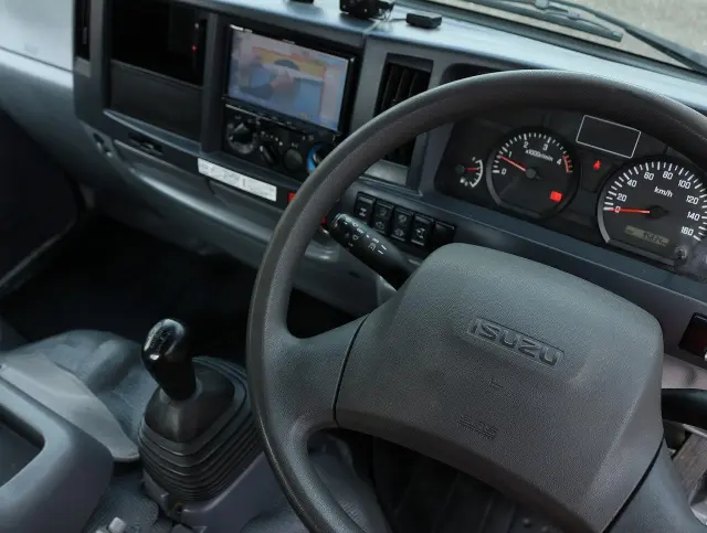 いすゞ エルフ TRG-NJS85A(4WD)の写真32