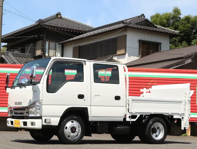 フロント|いすゞ エルフ TRG-NJS85A(4WD)の写真1