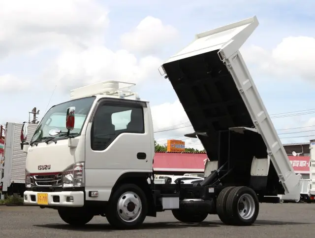 フロント|いすゞ エルフ TKG-NKS85AD(4WD)の写真1
