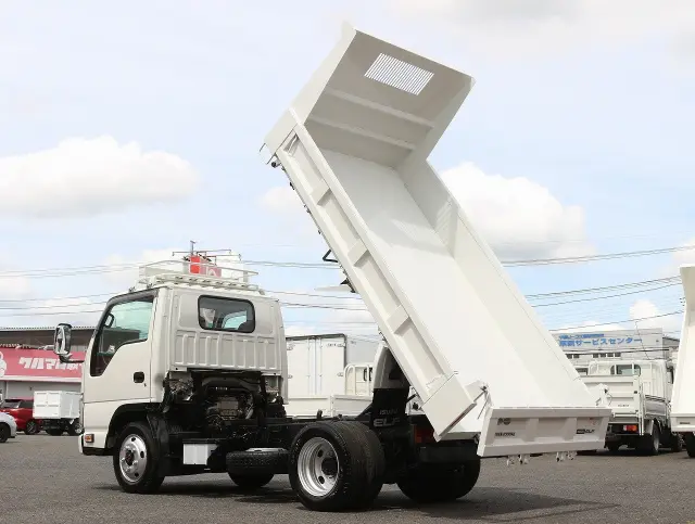 いすゞ エルフ TKG-NKS85AD(4WD)の写真2