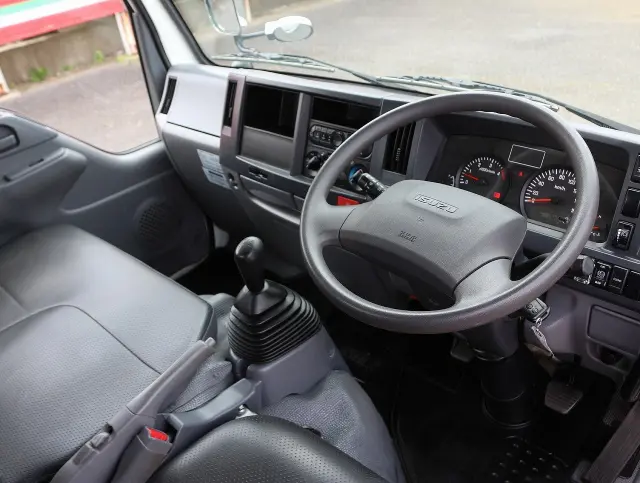 いすゞ エルフ TKG-NKS85AD(4WD)の写真3